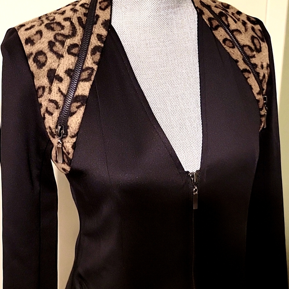 Carmin black leopard accent zip up jacket - Picture 2 of 8